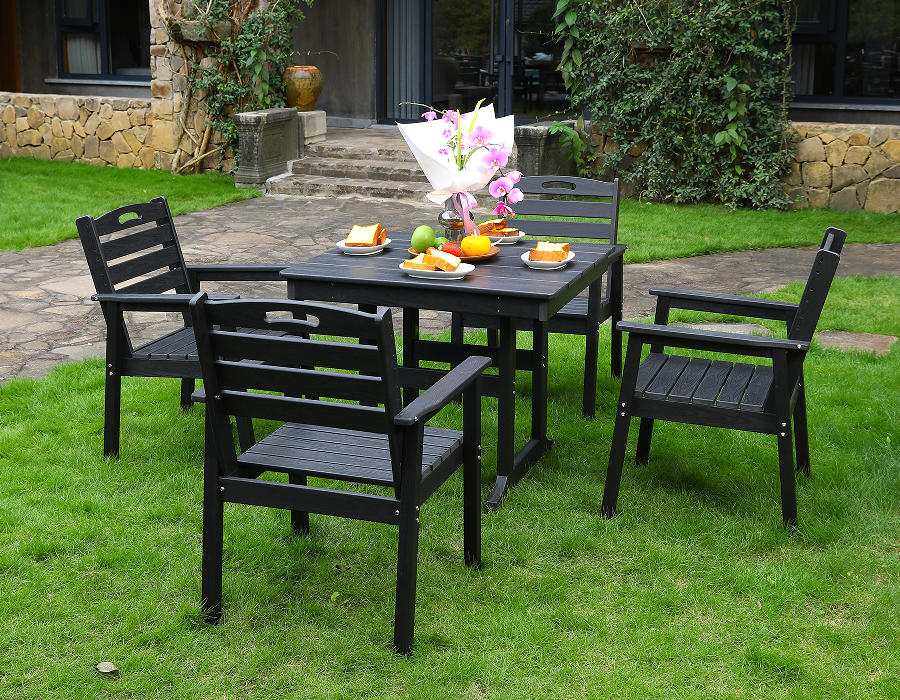 Itim na HDPE 4-Piece Square Dining Set na may Horizontal Backrest
