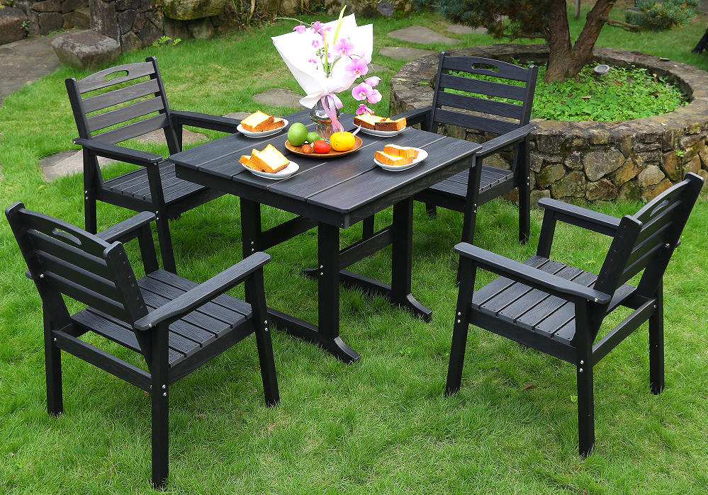 Itim na HDPE 4-Piece Square Dining Set na may Horizontal Backrest