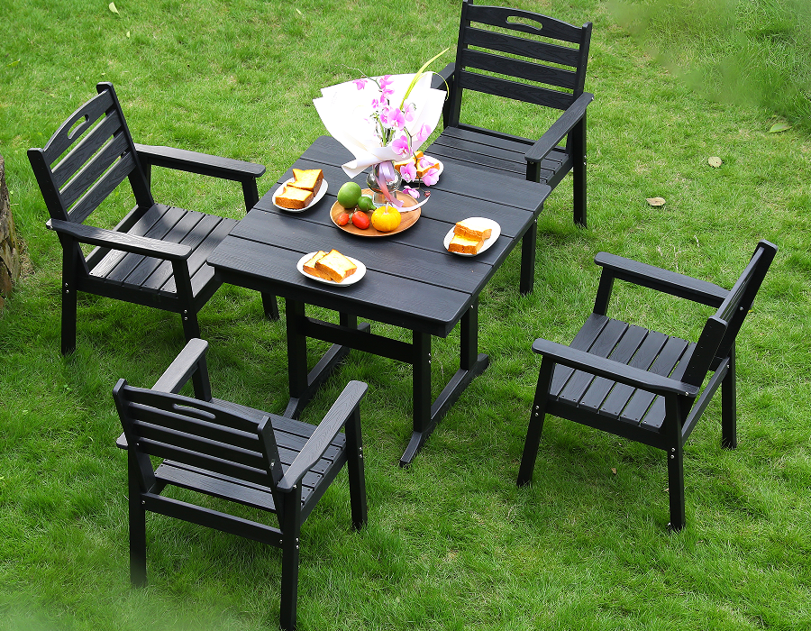 Itim na HDPE 4-Piece Square Dining Set na may Horizontal Backrest